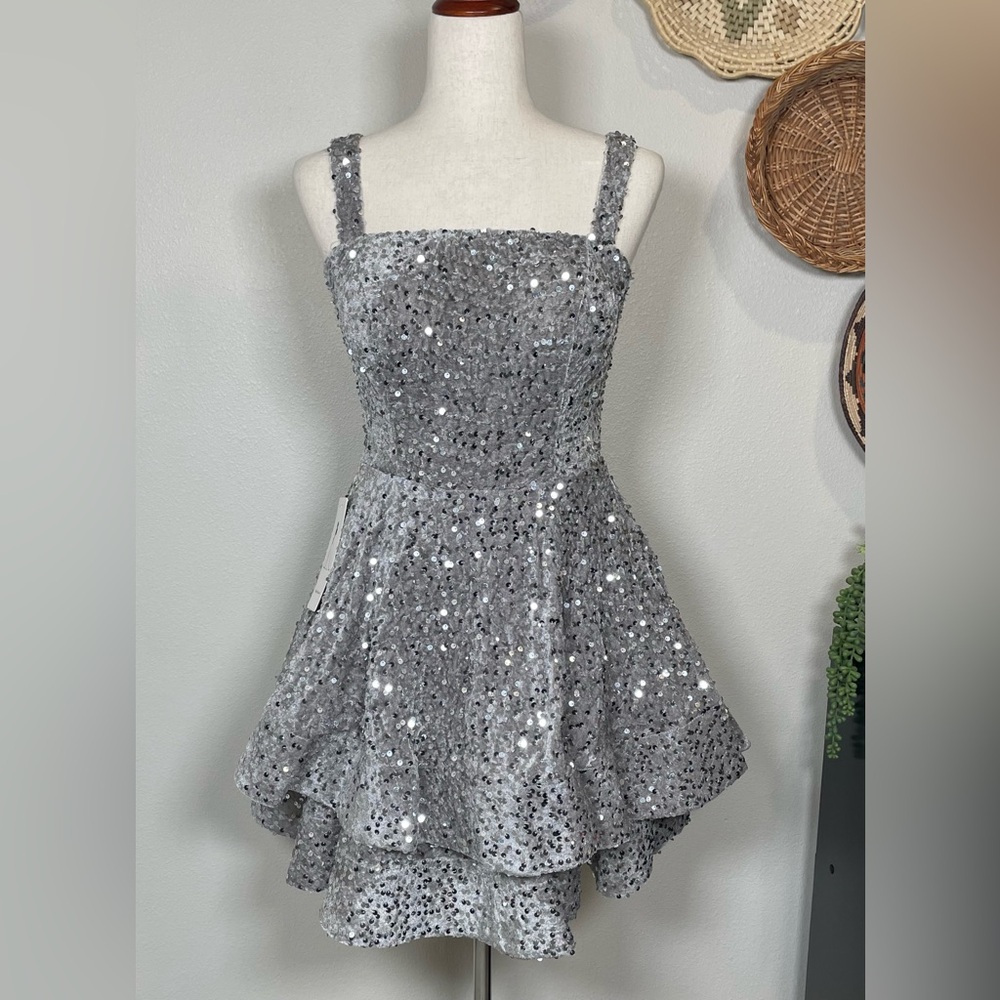 NEW Short Gray/Silver Velvet Sequined Dress Ruffled Hem Lace Up Back Size 8